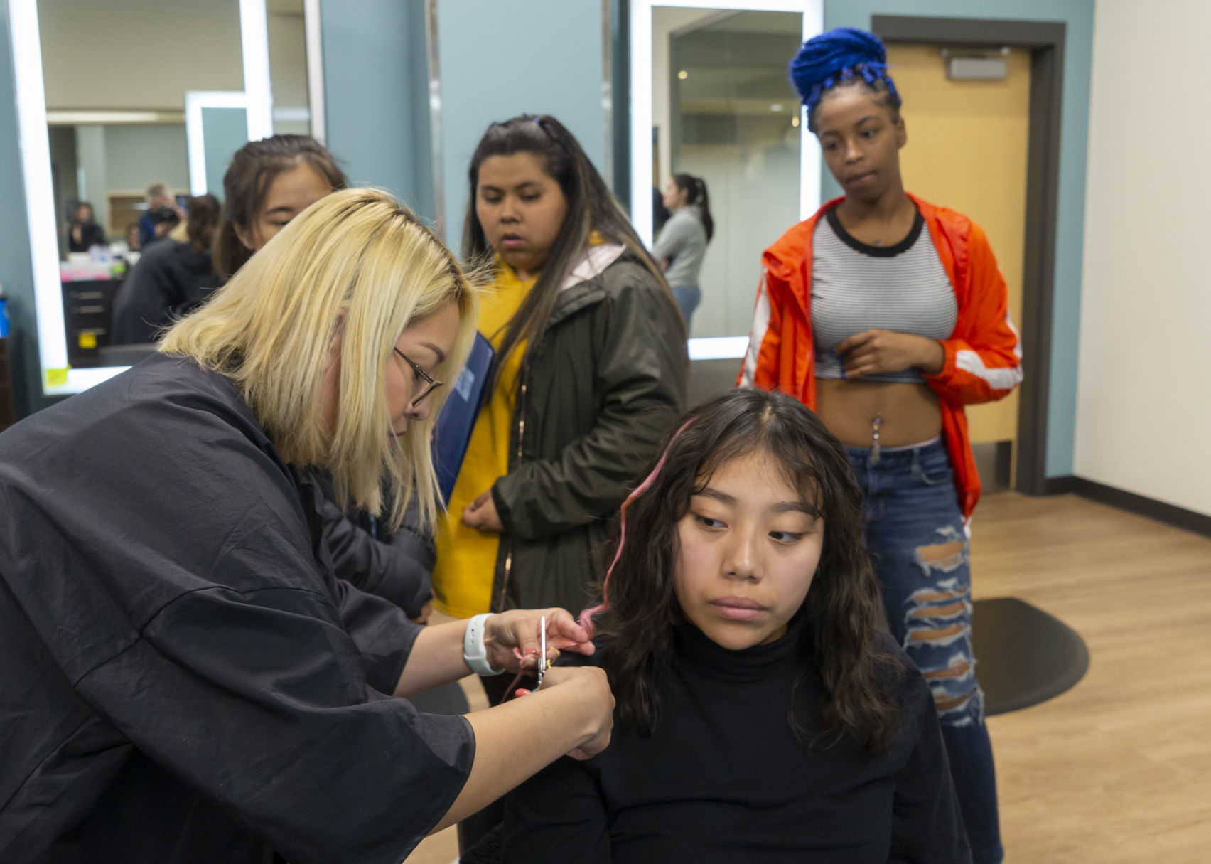 Verona High School students explore cosmetology careers